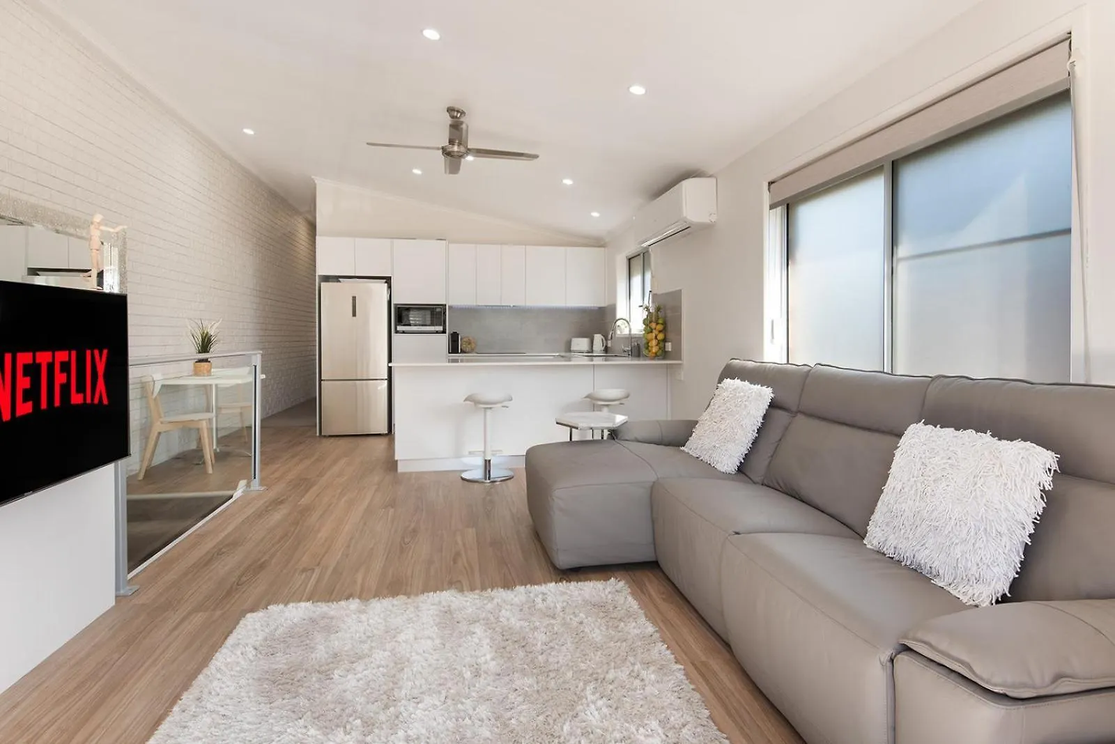 Modern & Convenient Apartment Maroochydore