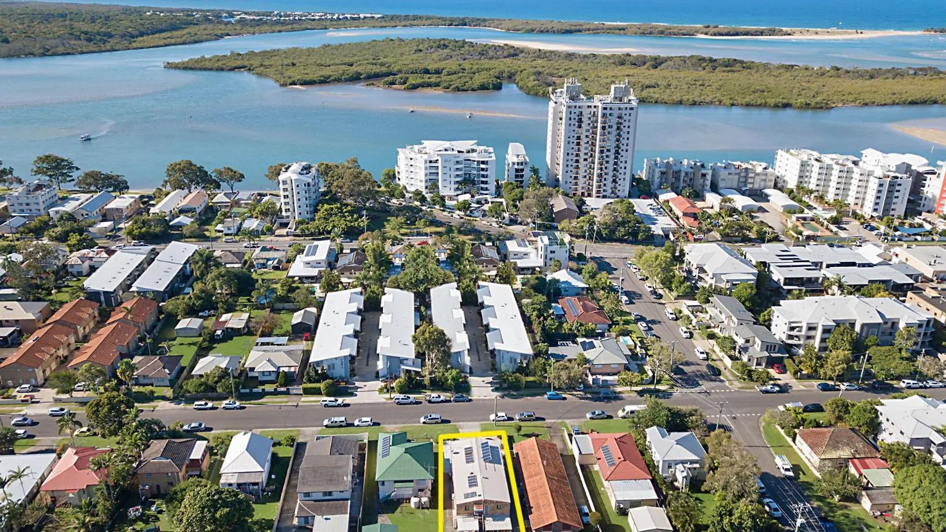 Modern & Convenient Apartment Maroochydore 0*,  Australia